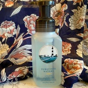 Bath and Body Works Turquoise Waters Foaming Hand Soap